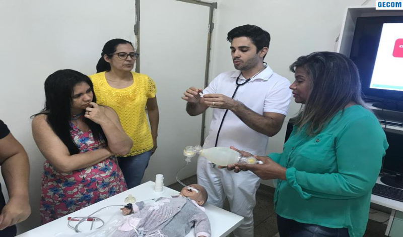 Imagem destaque notícia SAÚDE CAPACITA EQUIPE DE ENFERMAGEM EM CONFORMIDADE COM AS DIRETRIZES DE REANIMAÇÃO NEONATAL