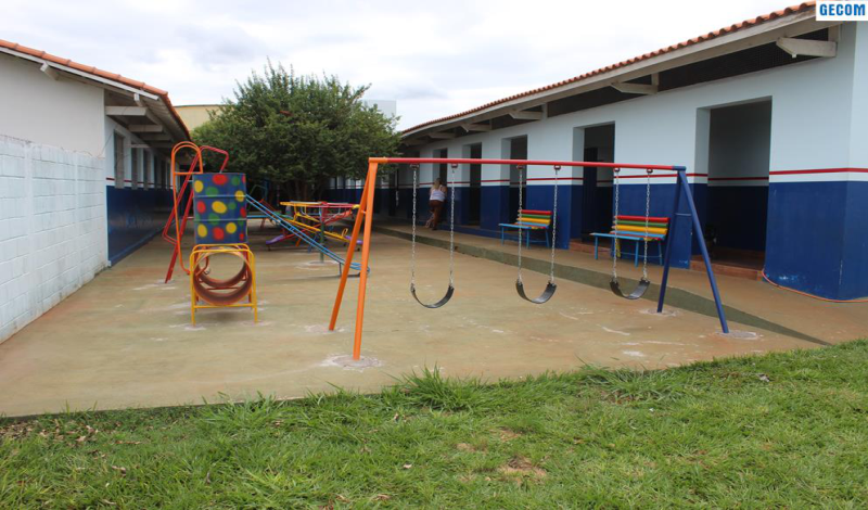 Imagem destaque notícia ESCOLA L&Aacute;PIS DE COR GANHA PARQUINHO PARA PROMOVER SOCIALIZA&Ccedil;&Atilde;O ENTRE ALUNOS
