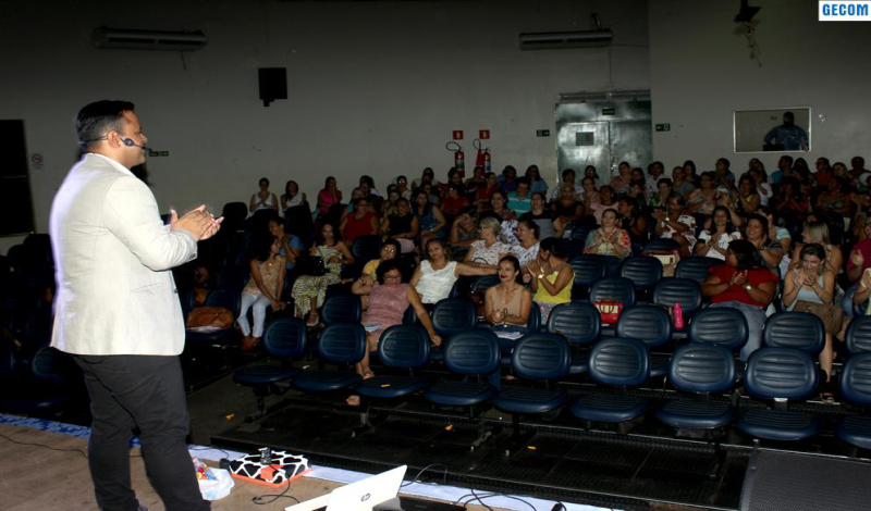 Imagem destaque notícia SEMEC PROMOVE PALESTRA E DIN&Acirc;MICAS PARA PROFESSORES DA REDE MUNICIPAL
