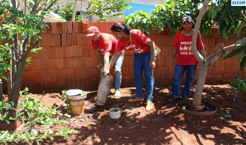 Imagem destaque notícia AGENTES DE ENDEMIAS REFORÇAM OPERAÇÃO SANTOS REIS E COMBATEM A DENGUE E OUTRAS ENDEMIAS