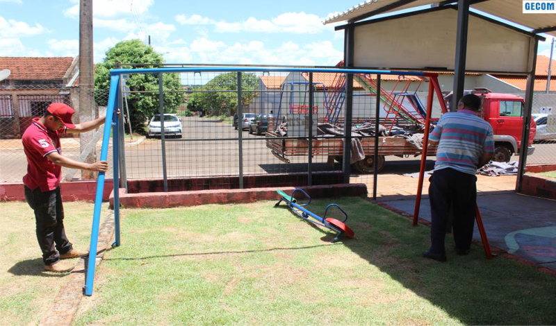 Imagem destaque notícia ESCOLA PREFEITO WILMAR GANHA PARQUINHO PARA REFOR&Ccedil;AR A DIVERS&Atilde;O, LAZER E O APRENDIZADO