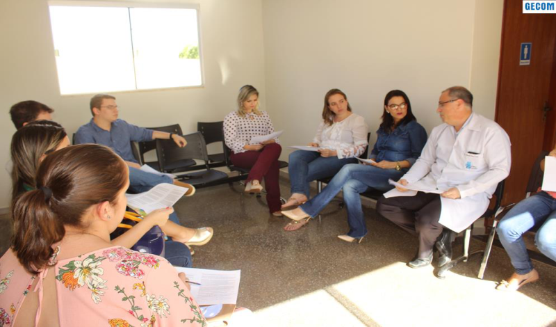 Imagem destaque notícia REUNIÃO COM EQUIPE MÉDICA DISCUTE HUMANIZAÇÃO NO ATENDIMENTO NO PLANTÃO DO HOSPITAL