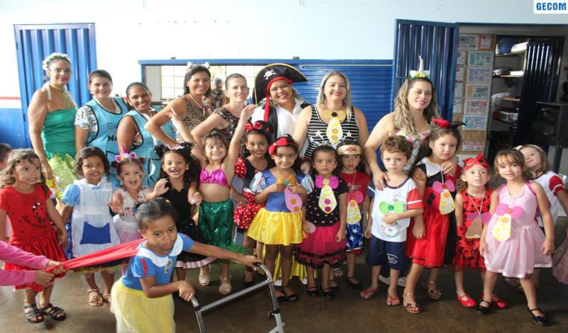 Imagem destaque notícia CEMEIS E EMEI USAM O CARNAVAL PARA TRABALHAR COM ALUNOS OS VALORES CULTURAIS