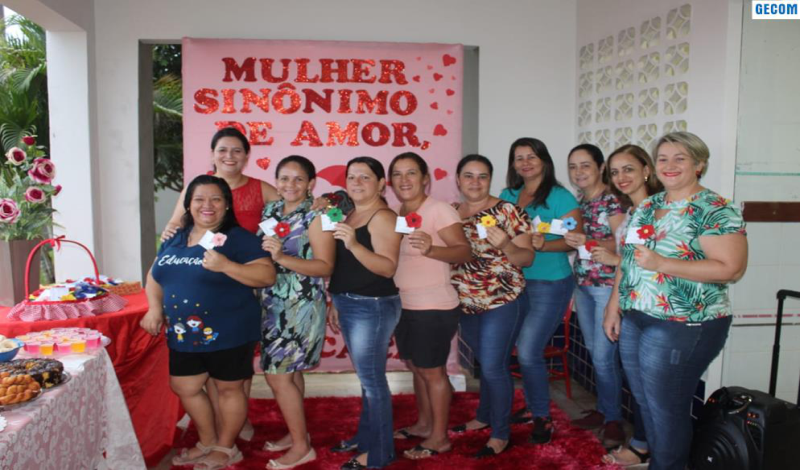 Imagem destaque notícia SERVIDORAS DA EDUCA&Ccedil;&Atilde;O DE ARAPOR&Atilde; S&Atilde;O PARABENIZADAS PELO DIA DA MULHER