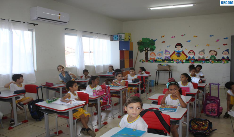 Imagem destaque notícia EDUCA&Ccedil;&Atilde;O ENTREGA NOVAS CARTEIRAS A ESCOLAS