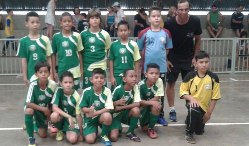 Imagem destaque notícia FUTSAL SUB-10 DE ARAPORÃ DISPUTA FINAL DA COPA PONTAL NESTE SÁBADO