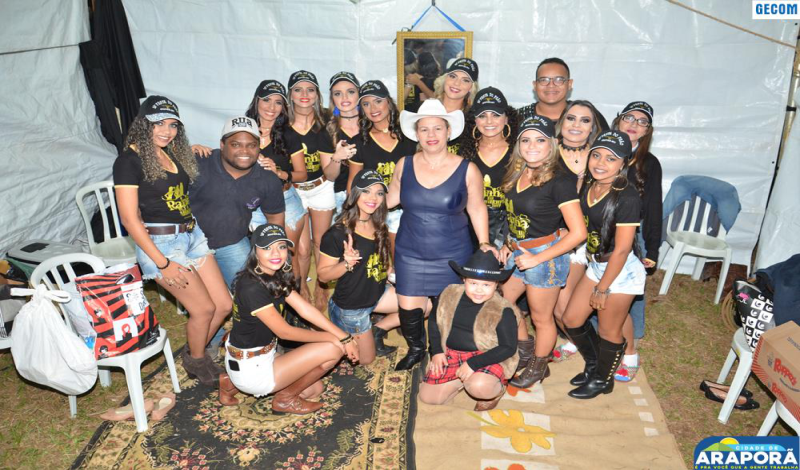 Imagem destaque notícia Concurso elege rainha e princesas da Festa do Peão de Boiadeiro de Araporã