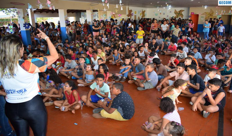 Imagem destaque notícia COLÔNIA DE FÉRIAS ENVOLVE CRIANÇAS, PAIS E A COMUNIDADE ESCOLAR EM RITMO DE RECREAÇÃO E LAZER