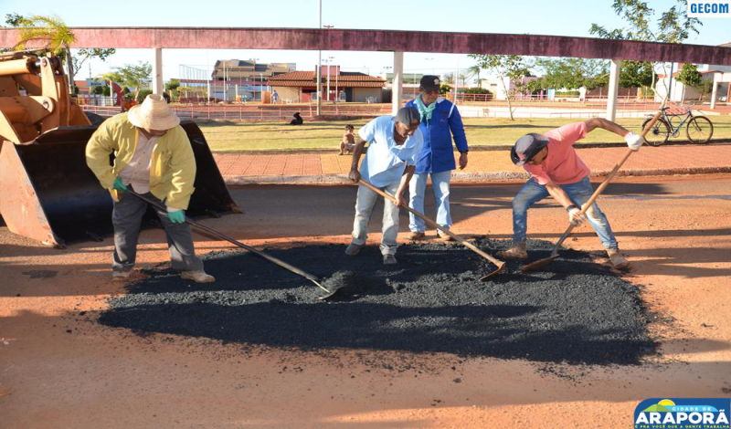 Imagem destaque notícia Serviços Urbanos mantém grande frente de trabalho nas ruas de araporã