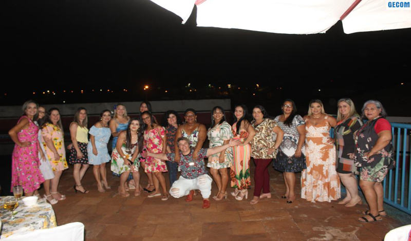 Imagem destaque notícia LUAU DO EDUCADOR COMEMORA DIA DO PROFESSOR EM ARAPOR&Atilde;