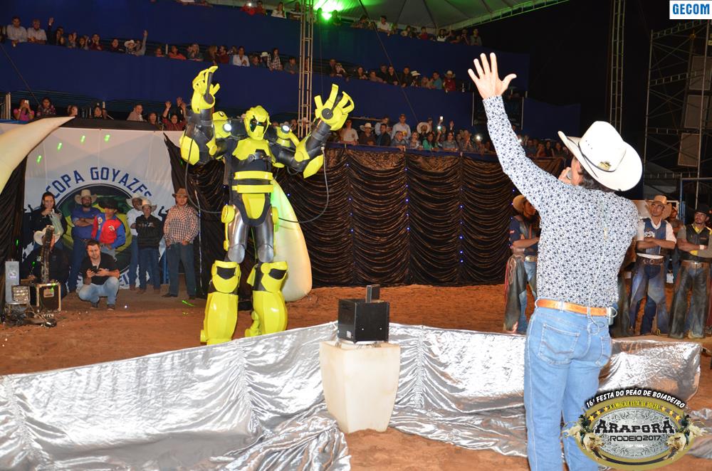 Imagem destaque notícia Festa do peão chega hoje ao último dia