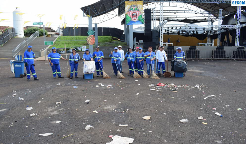 Imagem destaque notícia TRABALHO DA EQUIPE DE LIMPEZA CHAMA ATENÇÃO NOS DIAS DE CARNAVAL
