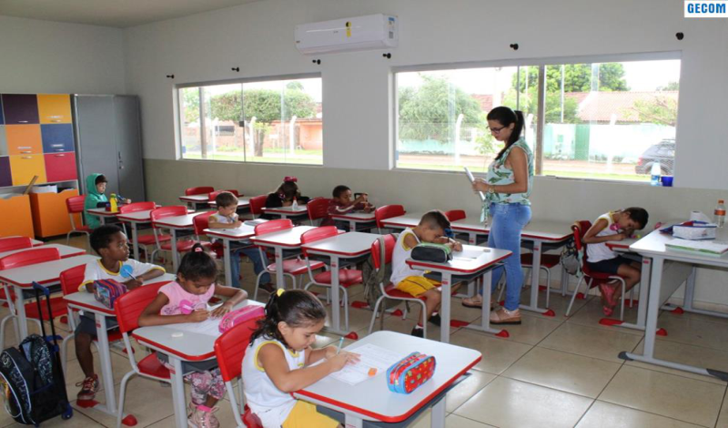 Imagem destaque notícia TBT  MOB&Iacute;LIAS PARA AS ESCOLAS DE ARAPOR&Atilde;