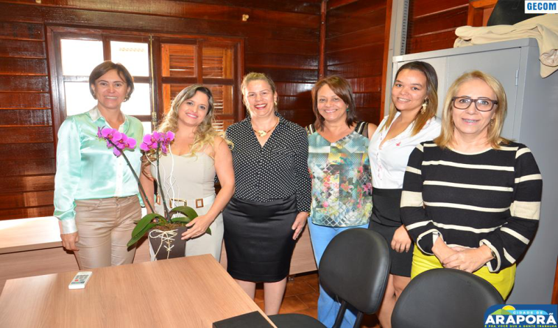 Imagem destaque notícia Juíza faz visita à extensão do TJ-MG em Araporã