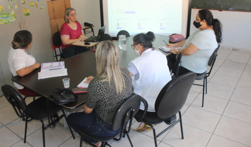 Imagem destaque notícia MUNIC&Iacute;PIO CAPACITA EQUIPE PEDAG&Oacute;GICA PARA IMPLANTA&Ccedil;&Atilde;O DE PLATAFORMA ONLINE