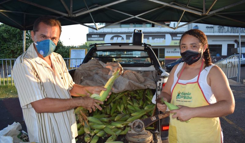 Imagem destaque notícia SEGUINDO PROTOCOLOS SANIT&Aacute;RIOS, FEIRA LIVRE VOLTA A SER REALIZADA