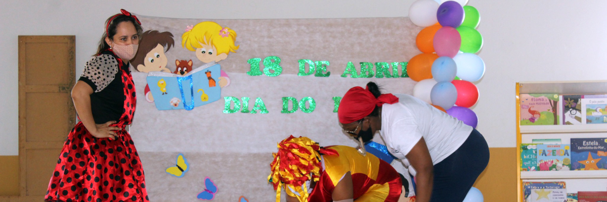 Imagem destaque notícia COM TEATRO, ESCOLA PREFEITO WILMAR COMEMORA O DIA DO LIVRO