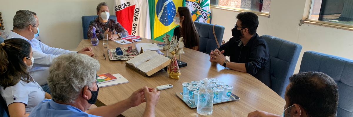 Imagem destaque notícia BUSCANDO O DESENVOLVIMENTO ECONÔMICO LOCAL, PREFEITA SE REÚNE COM O SEBRAE
