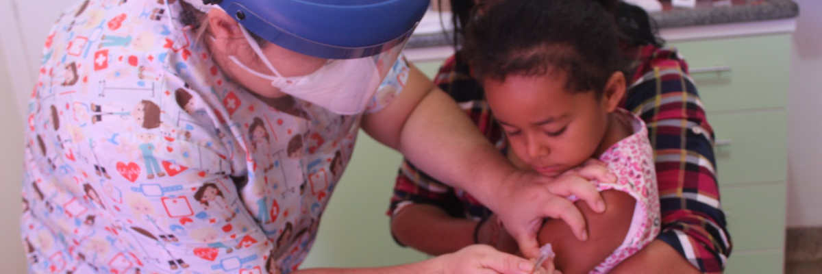 Imagem destaque notícia S&Aacute;BADO &Eacute; DIA DE VACINAR CONTRA A GRIPE. CONFIRA OS GRUPOS PRIORIT&Aacute;RIOS E LOCAIS DE VACINA&Ccedil;&Atilde;O