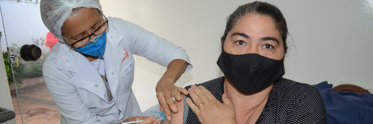 Imagem destaque notícia VACINA CHEGA PARA 55% DOS SERVIDORES DA EDUCA&Ccedil;&Atilde;O