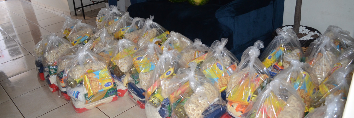Imagem destaque notícia SEMEC ENTREGA KIT DA MERENDA ESCOLAR PARA ALUNOS DO SISTEMA ONLINE