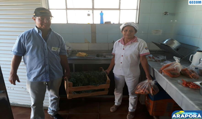 Imagem destaque notícia Hospital João Paulo II recebe produção da horta da Escola Olintha