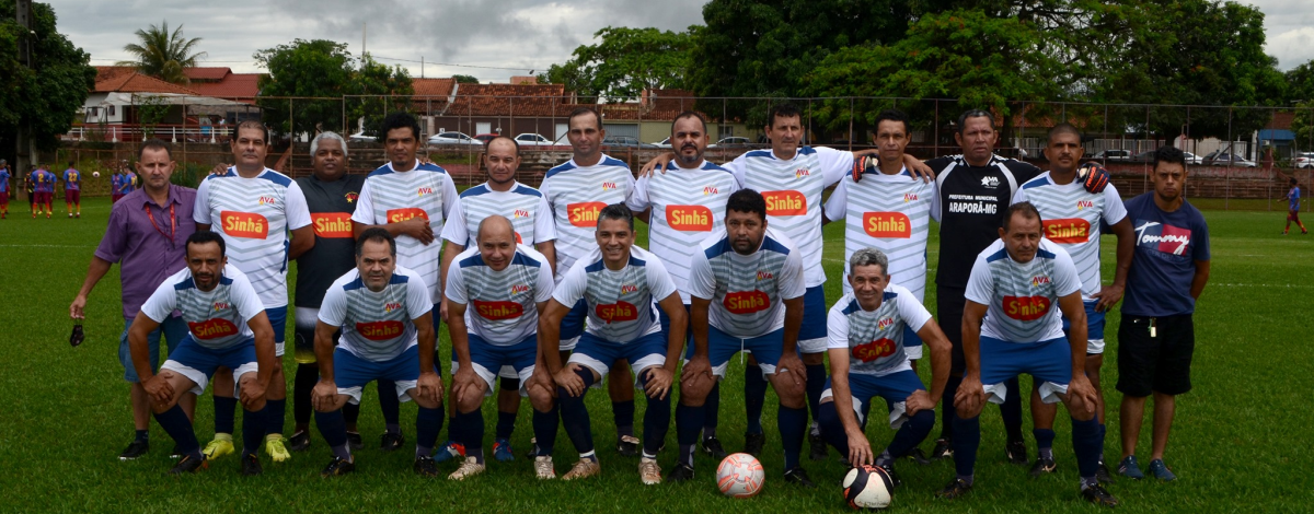 Imagem destaque notícia EQUIPE DE VETERANOS JOGA EM ARAPORÃ NESTE DOMINGO