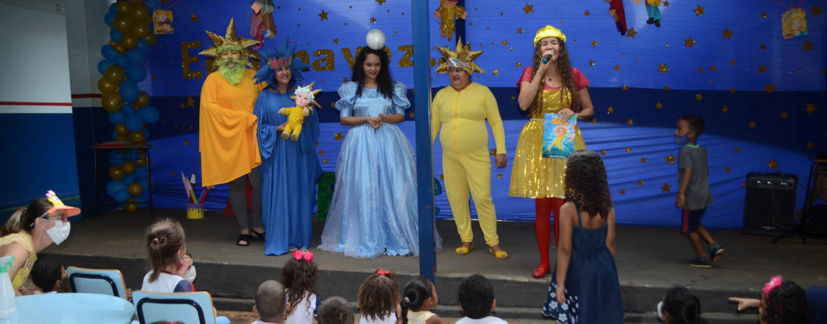 Imagem destaque notícia ESCOLA L&Aacute;PIS DE COR FAZ LAN&Ccedil;AMENTO DE LIVRO ESCRITO POR ALUNOS