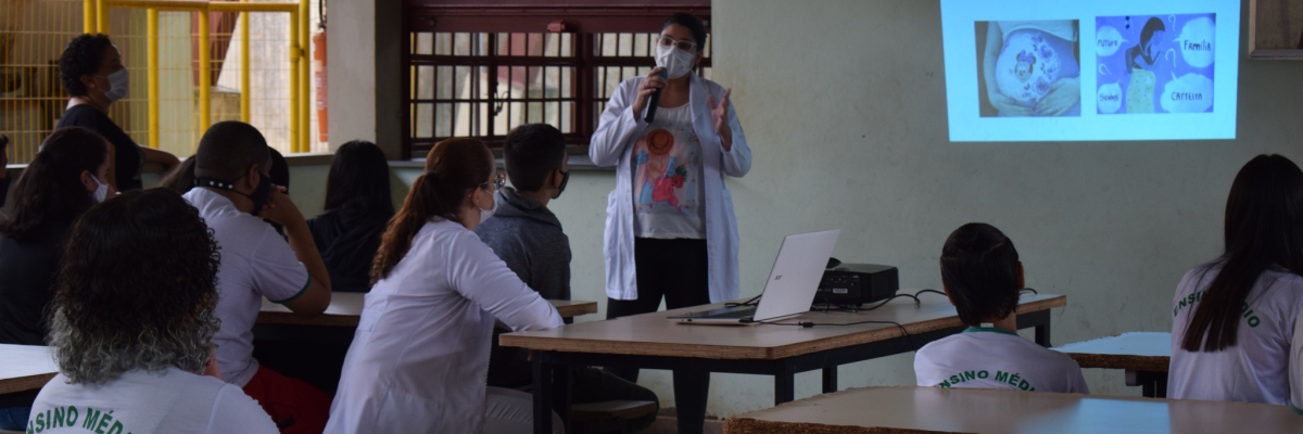 Imagem destaque notícia GRAVIDEZ NA ADOLESC&Ecirc;NCIA &Eacute; TEMA DE PALESTRA EM ESCOLA DE ARAPOR&Atilde;