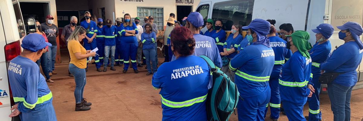 Imagem destaque notícia COLABORADORES DA LIMPEZA URBANA RECEBEM UNIFORMES E SÃO ORIENTADOS SOBRE O USO DE EPIS