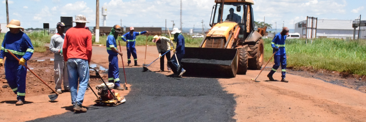 Imagem destaque notícia PREFEITURA INICIA TAPA BURACOS EM ARAPORÃ