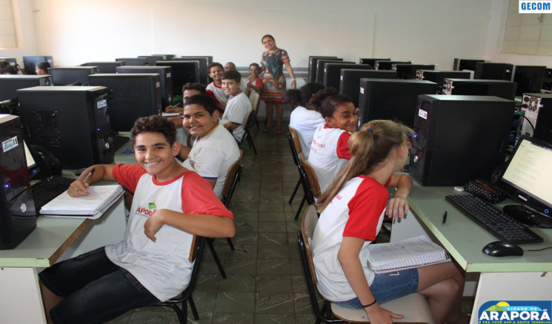 Imagem destaque notícia Laboratório de Informática da Escola Olintha passa por reestruturação