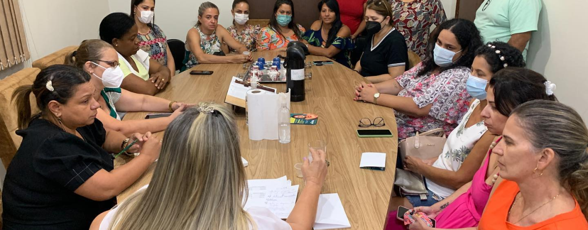 Imagem destaque notícia PROFESSORES E PODER PÚBLICO DIALOGAM SOBRE DEMANDAS DA EDUCAÇÃO