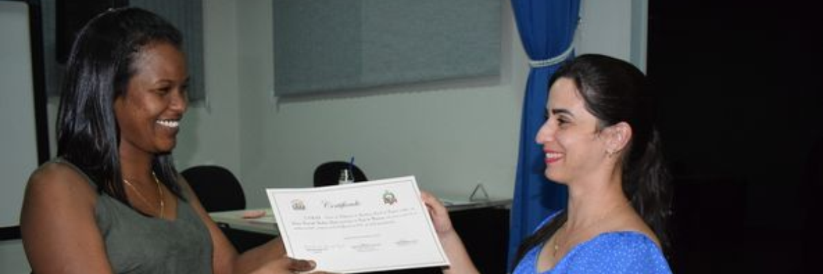 Imagem destaque notícia PREFEITURA ENTREGA CERTIFICADOS DE CONCLUSÃO PARA PARTICIPANTES DOS CURSOS DE ESTÉTICA