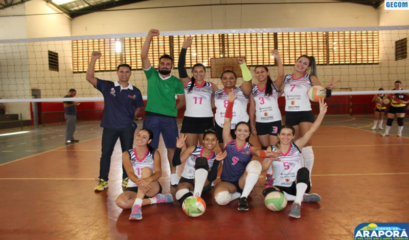 Imagem destaque notícia Araporã vence etapa de Torneio de Vôlei Feminino