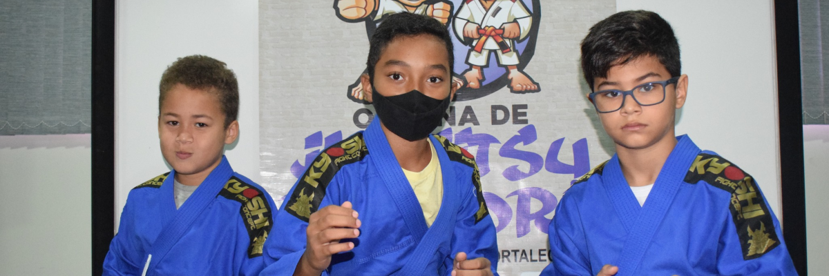 Imagem destaque notícia PREFEITURA ENTREGOU KIMONOS PARA TODOS OS ALUNOS DO JIU JITSU
