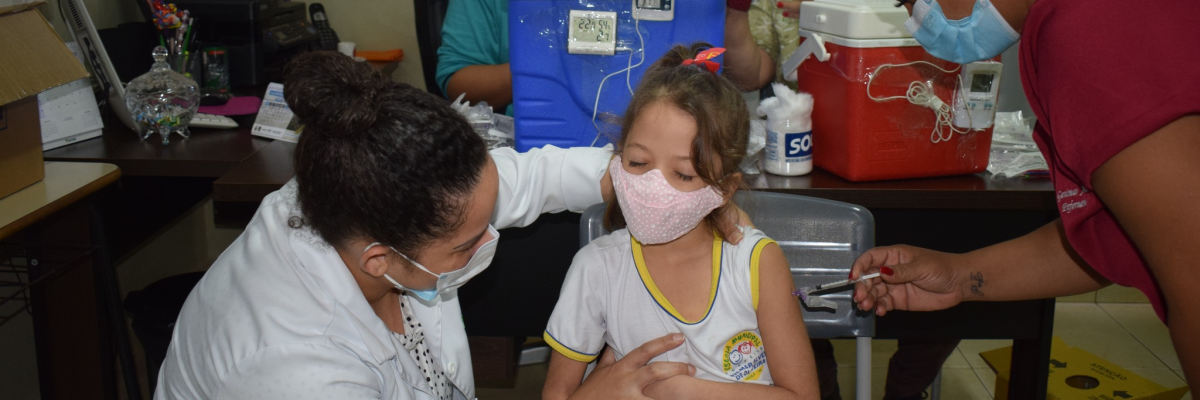 Imagem destaque notícia PREFEITURA DE ARAPOR&Atilde; DISPONIBIZA VACINAS NAS ESCOLAS