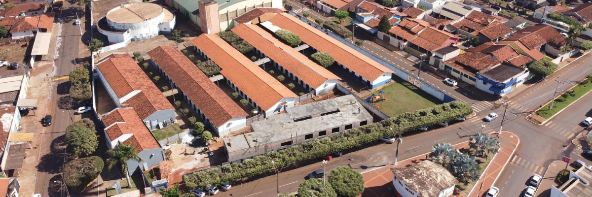 Imagem destaque notícia SEDE DA SECRETARIA MUNICIPAL DE EDUCAÇÃO DE ARAPORÃ ESTÁ GANHANDO FORMA