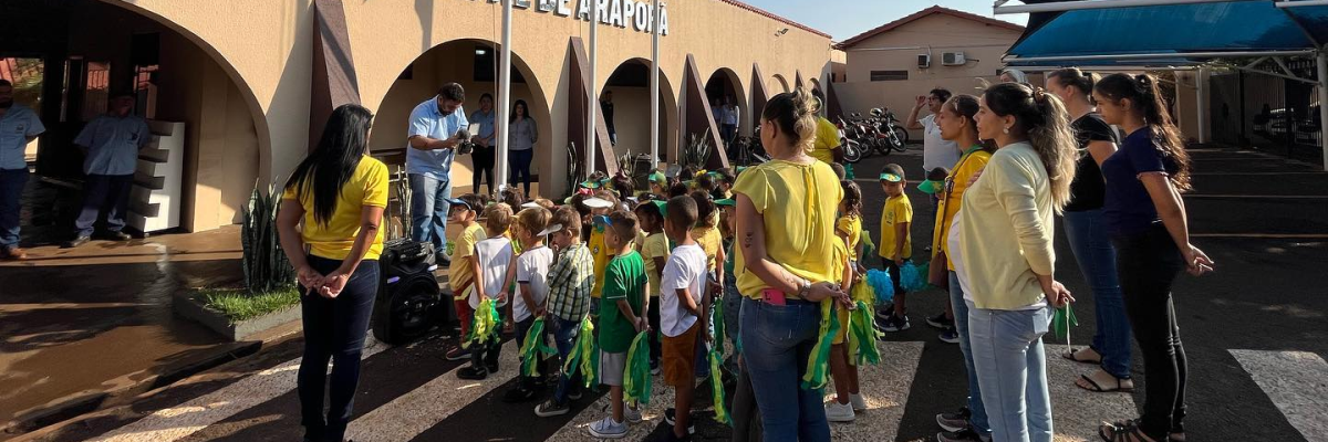 Imagem destaque notícia ESCOLAS FAZEM MOMENTO CÍVICO NA SEMANA DA PÁTRIA