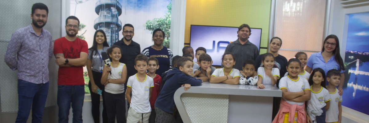 Imagem destaque notícia UMA VISITA PELA EMISSORA DE TV ENCANTOU OS ESTUDANTES DE ARAPORÃ