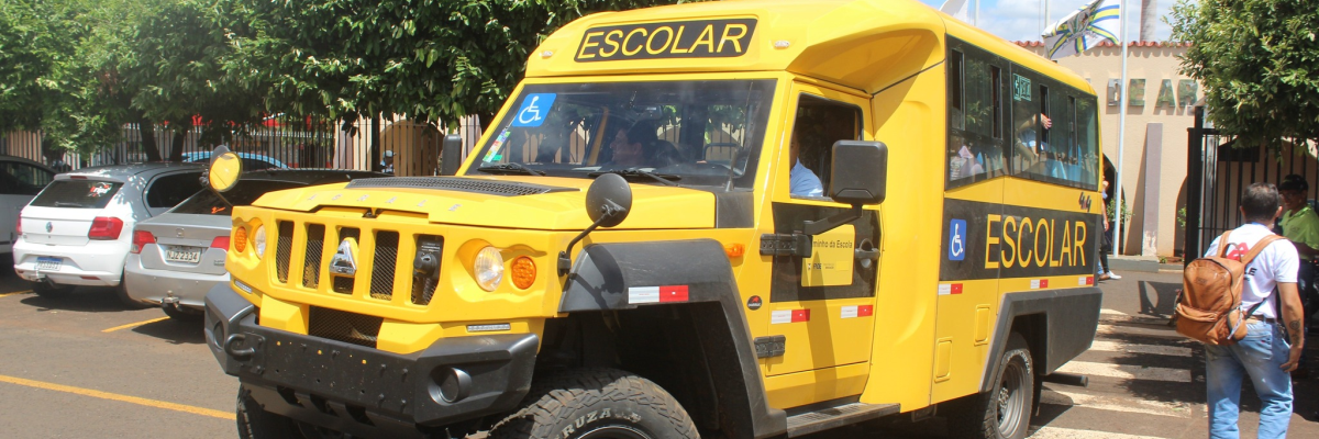 Imagem destaque notícia PREFEITURA ADQUIRIU DOIS ÔNIBUS NOVOS PARA ESTUDANTES DA ZONA RURAL