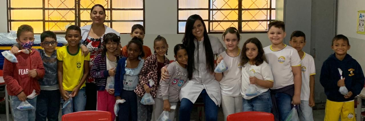 Imagem destaque notícia PREFEITURA ENTREGOU KIT DENTAL PARA ESTUDANTES DE ARAPOR&Atilde;