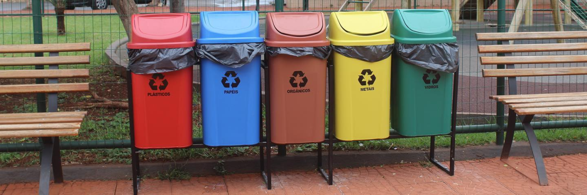 Imagem destaque notícia PREFEITURA DE ARAPORÃ INSTALA LIXEIRAS PARA COLETA SELETIVA NA CIDADE