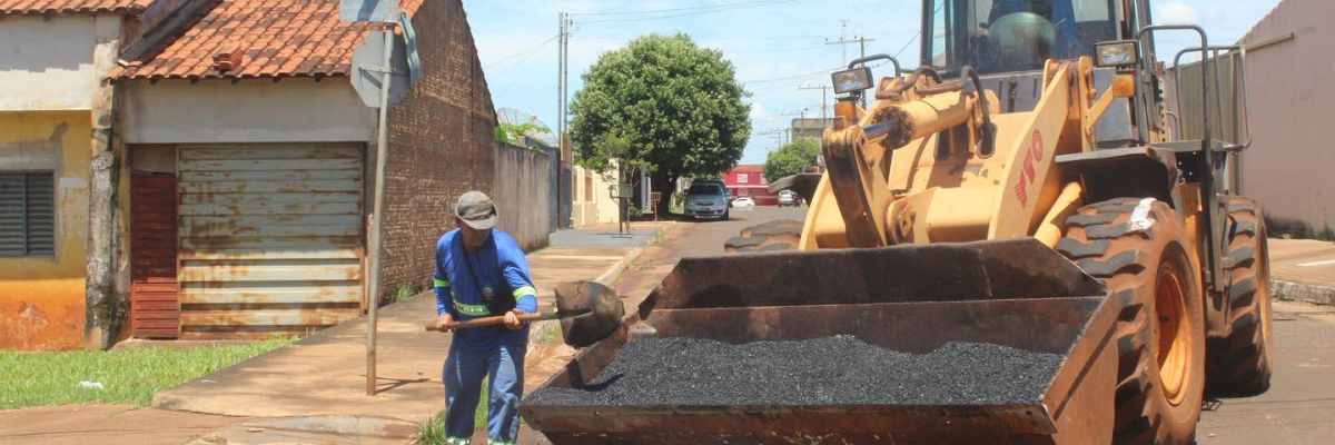 Imagem destaque notícia SE PARA UM POUCO DE CHOVER... A GENTE COLOCA OPERAÇÃO TAPA-BURACO NA RUA