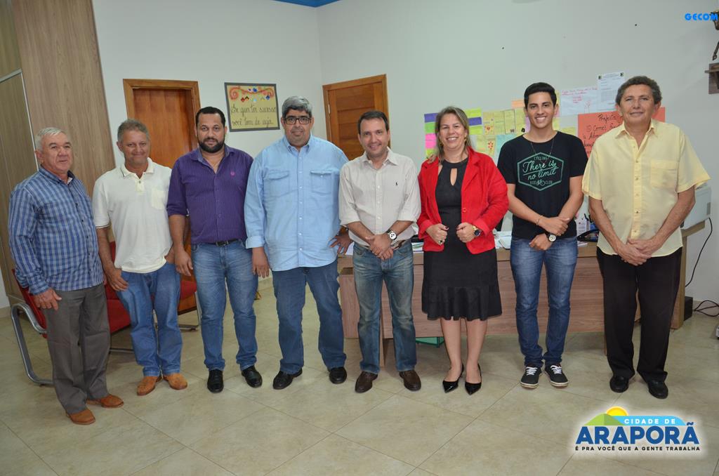 Imagem destaque notícia Renata Borges reivindica de deputado emenda para iluminação do campo