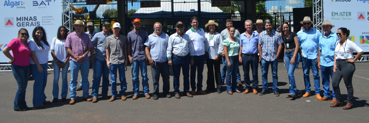 Imagem destaque notícia PRODUTORES DE ARAPOR&Atilde; PARTICIPAM DE FEIRA TECNOL&Oacute;GICA DO AGRONEG&Oacute;CIO