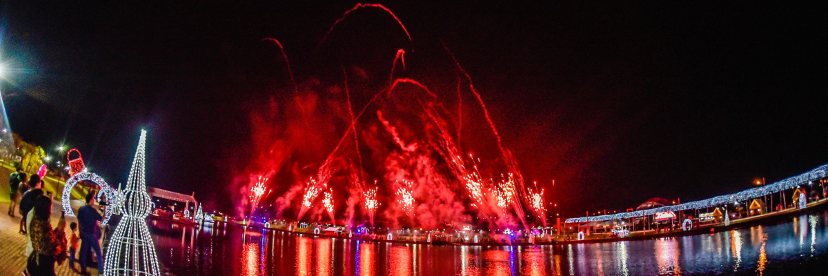 Imagem destaque notícia #Tbt REVIVA A MAGIA DO NATAL ENCANTADO DE 2022 EM ARAPORÃ COM ESSAS FOTOS INCRÍVEIS!
