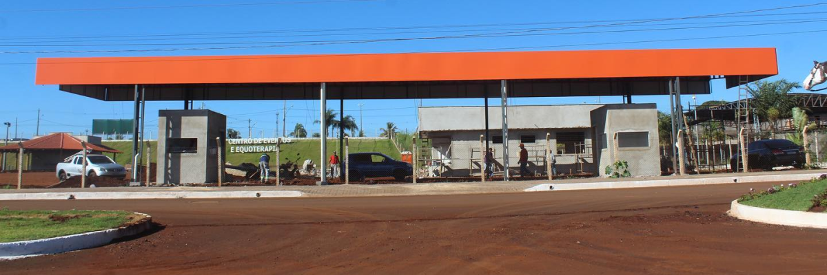 Imagem destaque notícia OLHA SÓ COMO TÁ FICANDO O CENTRO DE EVENTOS E EQUOTERAPIA DE ARAPORÃ - 31/05/2023