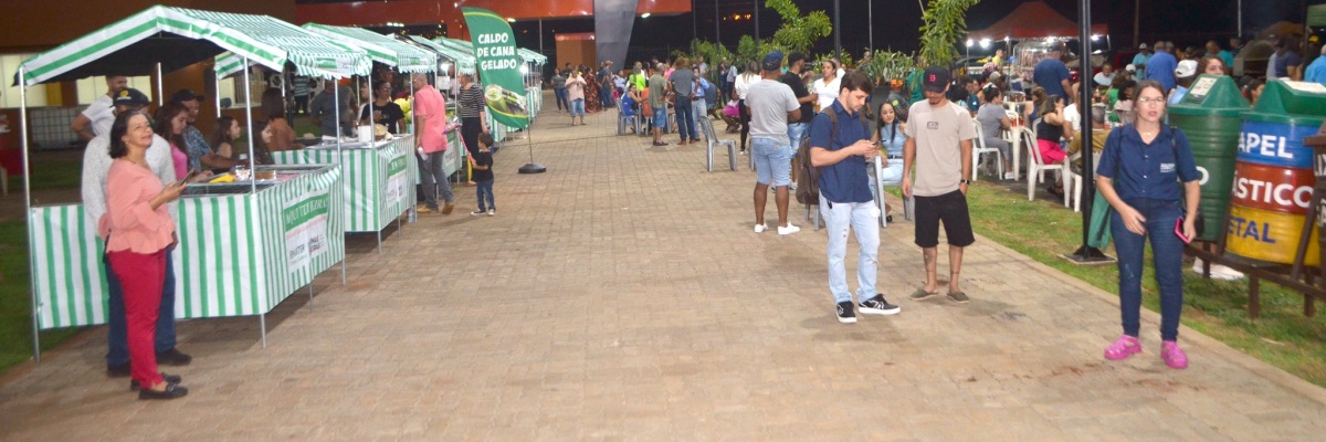 Imagem destaque notícia FEIRANTES RECEBEM NOVAS BARRACAS E FEIRA LIVRE SERÁ ITINERANTE