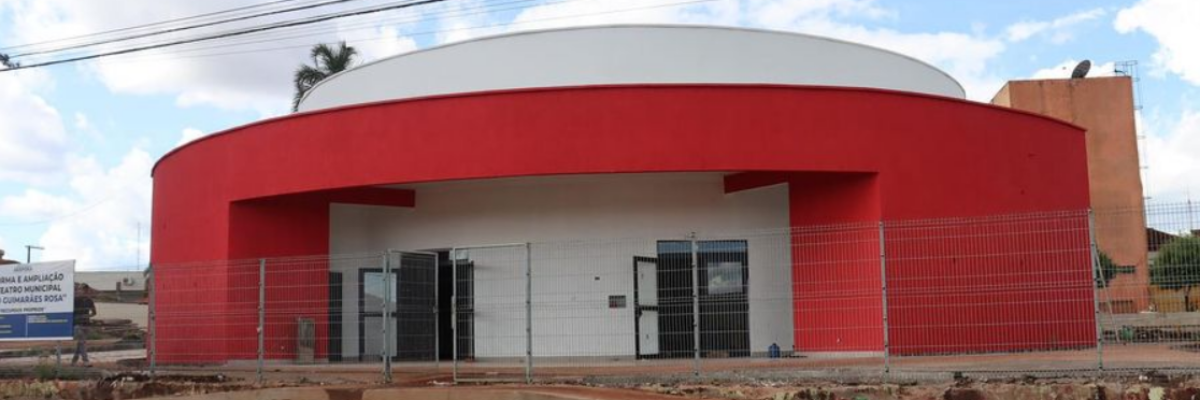 Imagem destaque notícia A REFORMA DO TEATRO JO&Atilde;O GUIMAR&Atilde;ES &Eacute; TRABALHO DA PREFEITURA